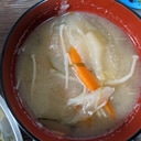 エノキと人参と白菜の味噌汁